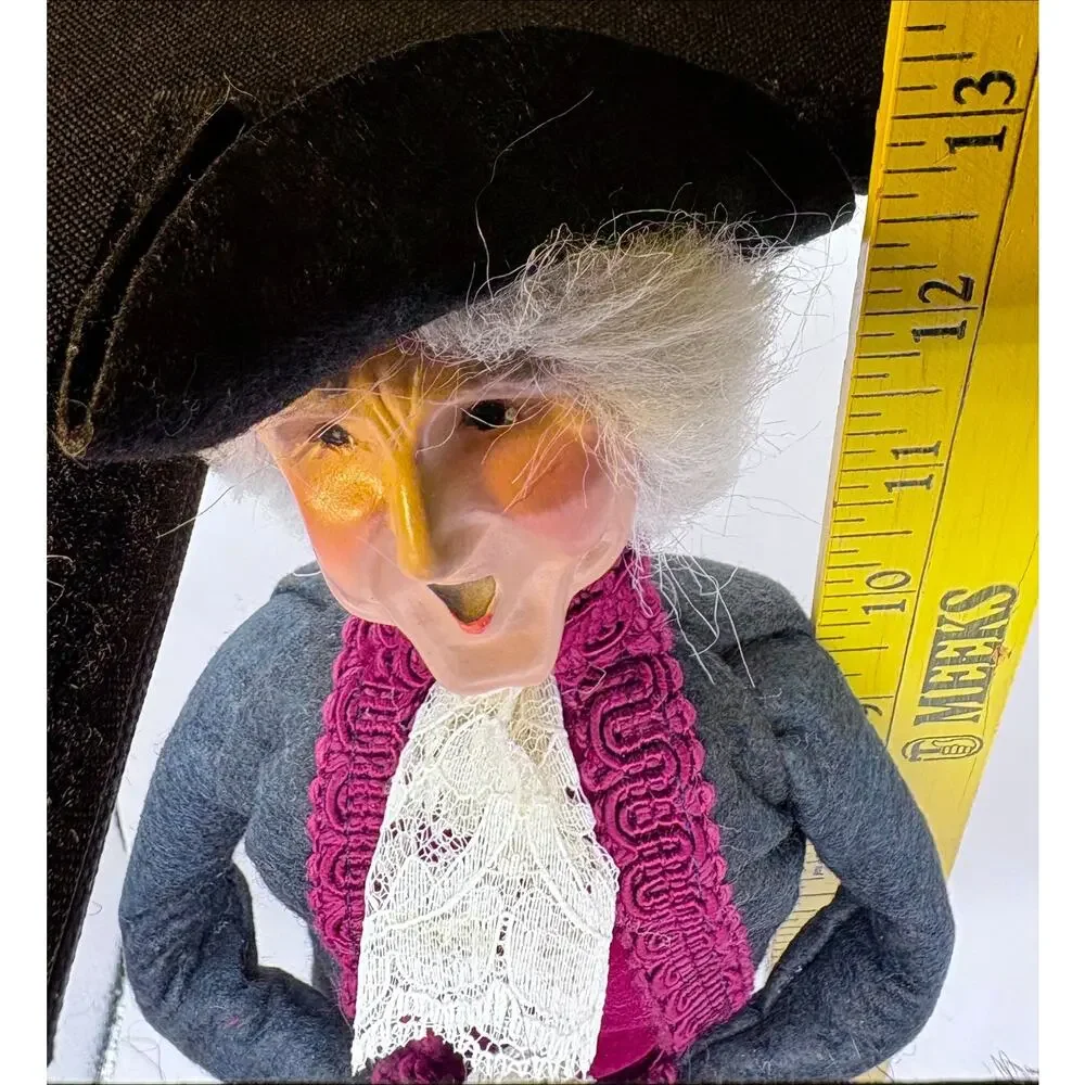 Byers Choice 2000 Exclusive Williamsburg Elderly Man Signed Byers